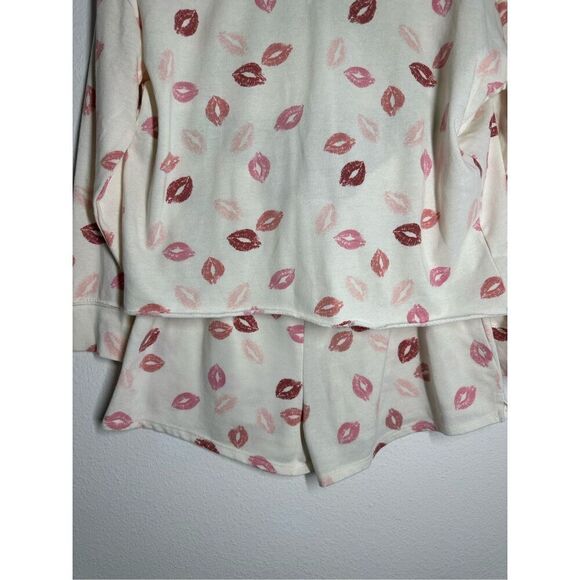 Grayson Threads Womens Sleepwear Set Size L Kiss Print Top & Shorts Cotton Blend - Picture 3 of 14